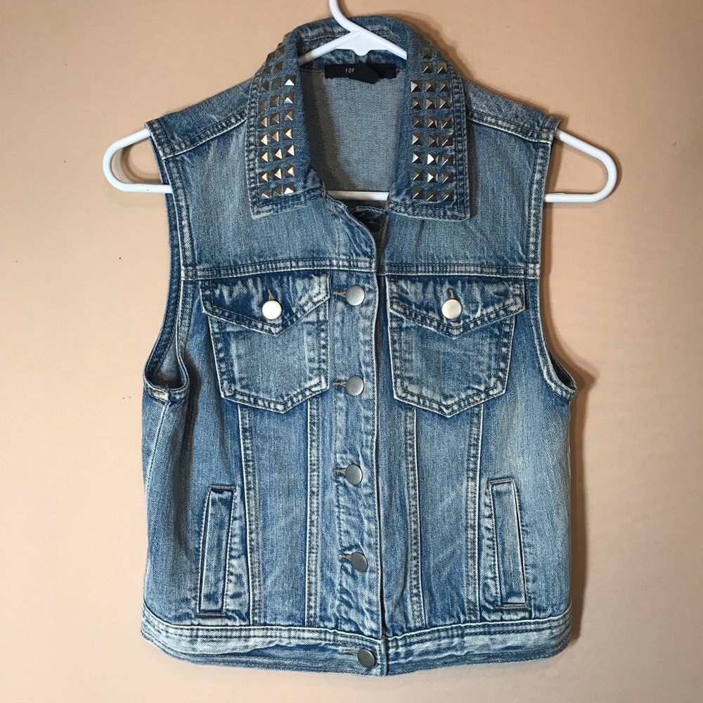 Forever 21 studded denim vest size SM